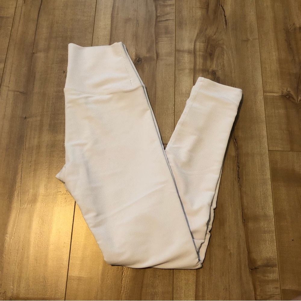 NEW Beach Riot White Ayla Legging - Picture 3 of 5